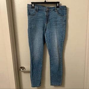 Old Navy Light Wash Skinny Jeans